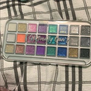 Beauty treats glitter palette